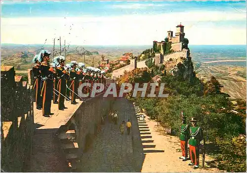 Cartes postales moderne Repubblica di S Marino Panorama Militaria