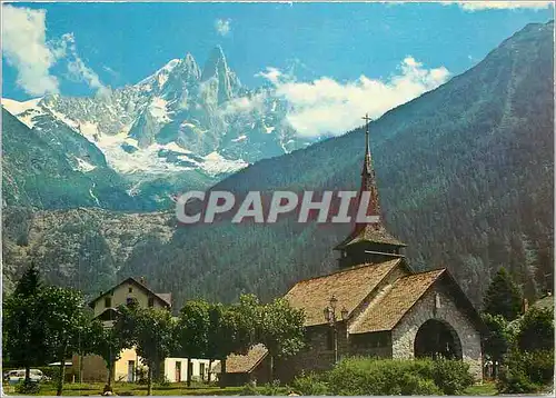 Cartes postales moderne Vallee de Chamonix Mont Blanc Haute Savoie La Chapelle des Praz et l'Aiguille du Dru