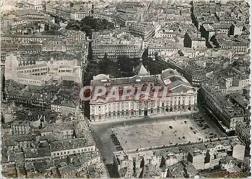Cartes postales moderne Toulouse Vue Aerienne sur le Capitole et le Donjon