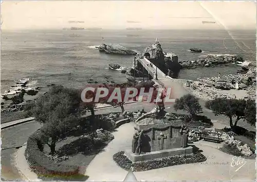 Cartes postales moderne Biarritz BP Le Monument aux Morts et le Rocher de la Vierge