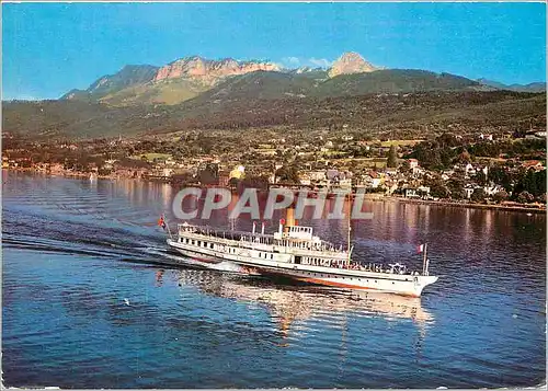 Cartes postales moderne Le Lac Leman France Suisse Gros bateau au large de la Cote francaise La dent d'Oche Les memises
