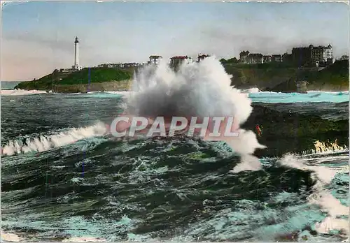 Moderne Karte Biarritz Effet de vagues Dans le fond le Phare