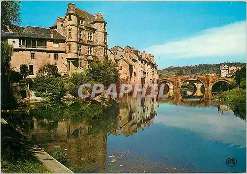 Cartes postales moderne Espalion Le Pont Gothique et le splendide Palais Renaissance surplombant le Lot