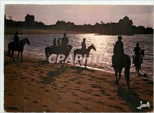 Moderne Karte Couleurs de Bretagne Promenade equestre au soleil couchant Chevaux