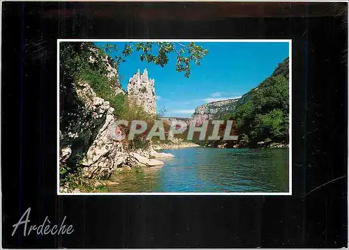 Cartes postales moderne Ardeche Les Gorges Le Rocher de la Cathedrale