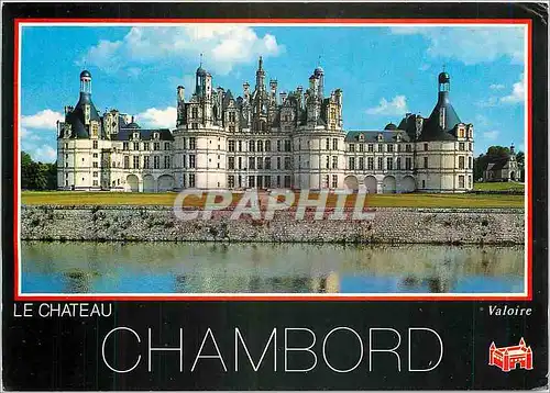 Cartes postales moderne Chambord Loir et Cher La facade principale du chateau et au premier plan le Cosson
