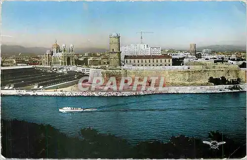 Cartes postales moderne Marseille L'Entree du Vieux Port vu du jardin du Pharo Le fort St Jean et la cathedrale