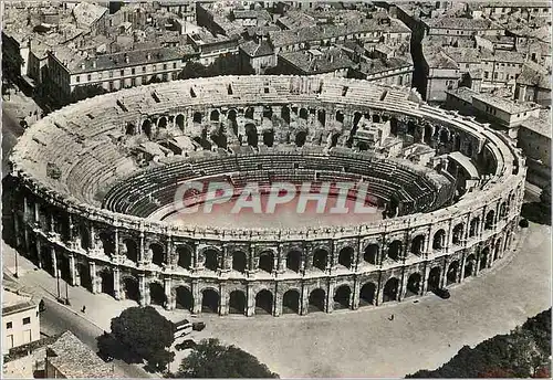 Cartes postales moderne Nimes Gard Vue aerienne sur les Arenes