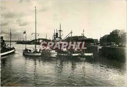 Moderne Karte Lorient Morbihan Un coin du Port Bateaux