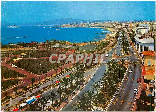 Cartes postales moderne Cannes La Croisette Vue generale vers le Suquet