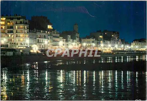 Cartes postales moderne Les Sables d'Olonne Vendee Le Remblai la nuit vu de la Plage