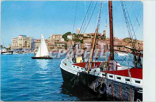 Cartes postales moderne Cannes Vue sur le Suquet et le Quai Saint Pierre Bateaux