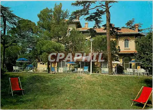 Cartes postales moderne Boulouris St Raphael Var Facade sur de la villa et jardin