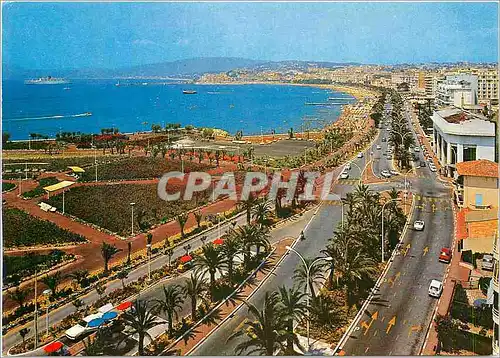 Cartes postales moderne Cannes La Croisette Vue generale vers le Suquet