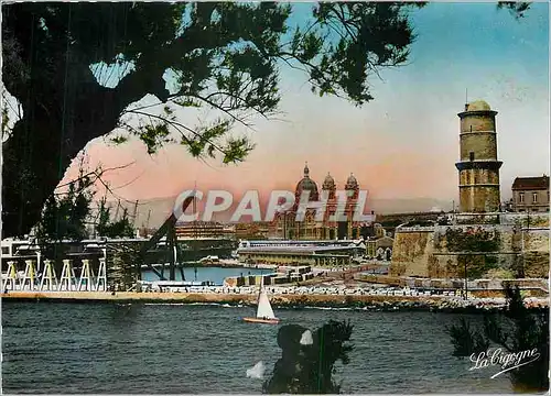 Cartes postales moderne Marseille La Cathedrale et le Fort Saint Jean