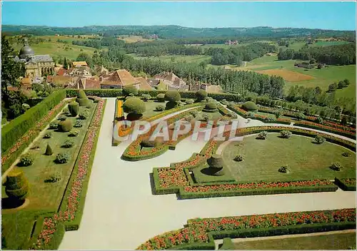 Cartes postales moderne Chateau de Hautefort Dordogne Parterres de l'est Vue de la Chapelle de l'Hospice