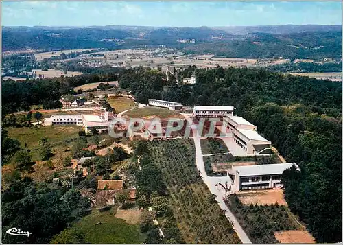 Cartes postales moderne Domme Dordogne Le Chateau de Giversac Vue generale aerienne et la colonie