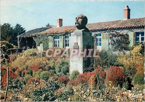 Cartes postales moderne Saint Vincent sur Jard (Vendee) La Statue de Georges clemenceau (1841 1929) erigee devant sa mai