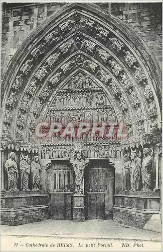 Cartes postales Cathedrale de Reims Le petit portail