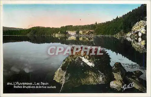 Cartes postales moderne L'Auvergne lac Pavin Roches eruptives de la rive sud est