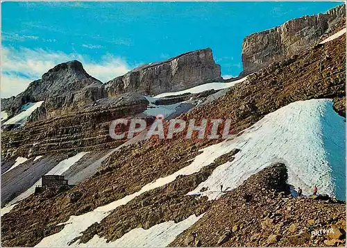 Cartes postales moderne Hautes Pyrenees Gavarnie La Breche de Roland le Casque (3006 m) et le refuge du C A F