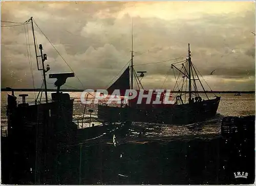 Moderne Karte Quand vient la nuit Bateaux de peche