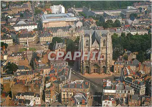 Cartes postales moderne Nantes (Loire atl) La Cathedrale la Colonne Louis XVI et la Place de l'Oratoiore