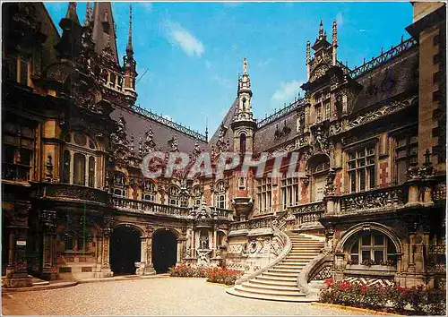 Moderne Karte Benedictine a Fecamp (Seine Mme) La Benedictine la cour d'honneur