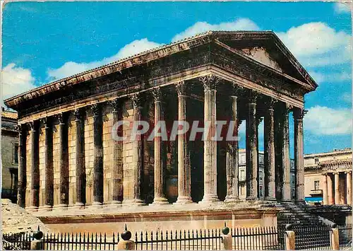 Cartes postales moderne Nimes (Gard) La Maison Carree