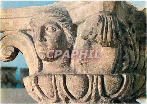Moderne Karte Nimes (Gard) Musee de la Maison Carree Chapiteau Figure en pierre trouve a Nimes Epoque Romaine