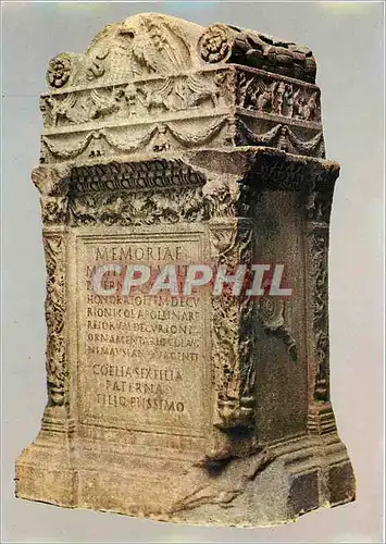 Moderne Karte Nimes (Gard) Musee de la Masison Carree Grand Cippe funeraire en marbre avec l'epitaphe de M Att
