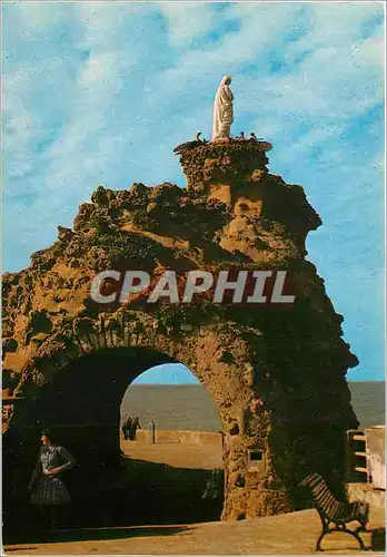 Cartes postales moderne Biarritz (Pyr Atl) Le Rocher de la Vierge la Statue de la Vierge fut erigee par des marins sauve