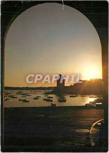 Cartes postales moderne Bretagne cote D'Emeraude Saint Malo Coucher de soleil sur la Tour et le Port Solidor a Saint Ser