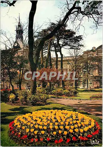 Cartes postales moderne Toulouse Ville d'Art Cite des Violettes Le Donjon du Capitole et les jardins