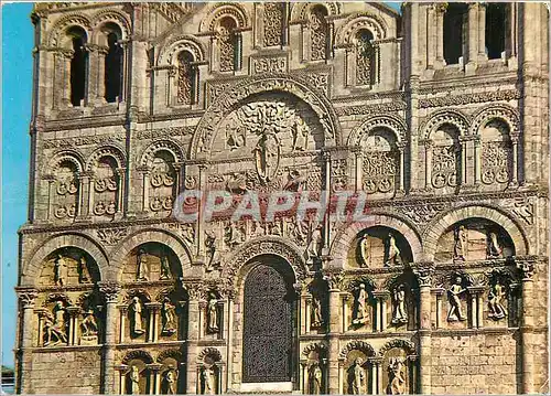 Cartes postales moderne Angouleme (Charente) La Cathedrale St Pierre (XIIe s) La Facade style poitevin grande