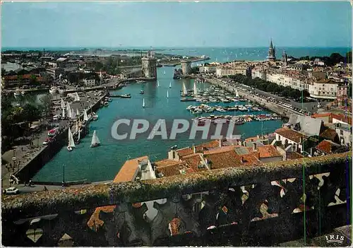 Cartes postales moderne La Rochelle (Chte Mme) Le Port vue d'esemble les Tours Saint Nicolas