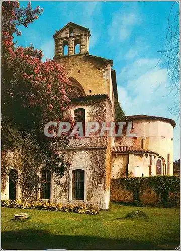 Cartes postales moderne Sorde l'Abbaye (Landes) L'eglise avec son clocheron (XIe s) vue de l'abbaye