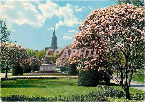 Cartes postales moderne Strasbourg au printemps la place de la Republique