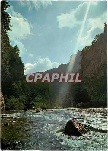 Cartes postales moderne En Parcourant les Gorges du Tarn Contre Jour dans les detroits
