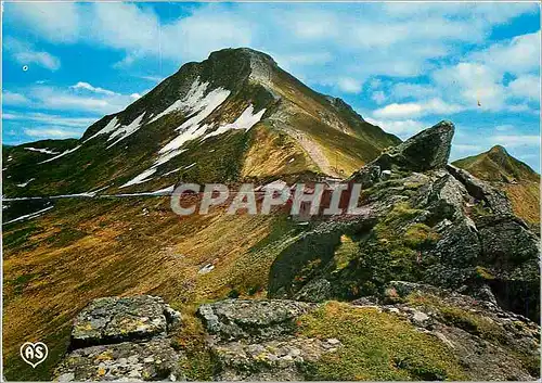 Cartes postales moderne L'Auvergne Touristique le Puy Mary (alt 1787 m) dominant le Col du Pas de Peyrol (1589 m) avec l