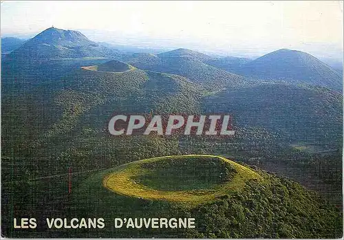 Cartes postales moderne Les Volcans d'AUvergne Le Puy des Goules alt 1146 m le Puy de Pariou alt 1209 m et le Puy de Dom