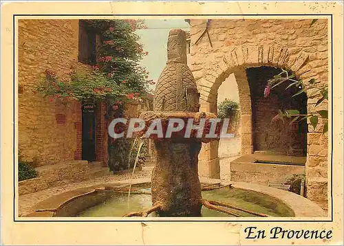 Cartes postales moderne En Provence La fontaine a mascarons de Seguret