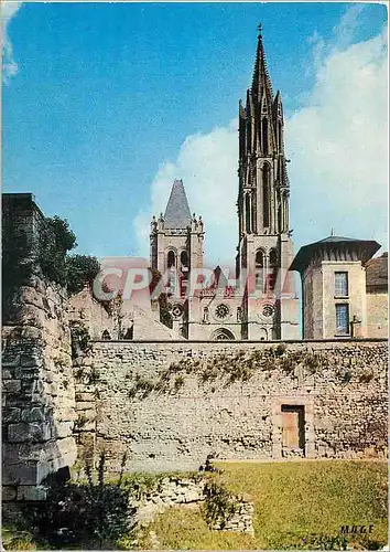 Cartes postales moderne Senlis (Oise) la cathedrale (XIIe s) vue du vieux chateau