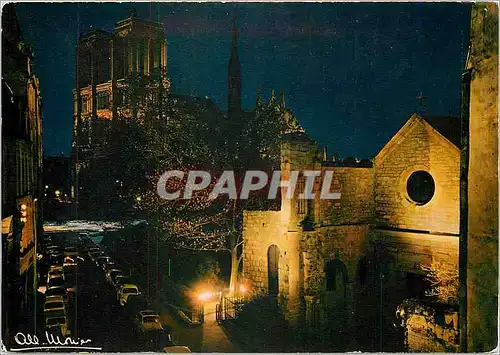 Cartes postales moderne Paris Eglise St Julien le Pauvre et N D illuminees