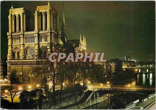 Cartes postales moderne Paris la nuit La Cathedrale N D de Paris illuminee