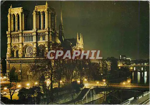 Cartes postales moderne Paris la nuit La Cathedrale N D de Paris illuminee