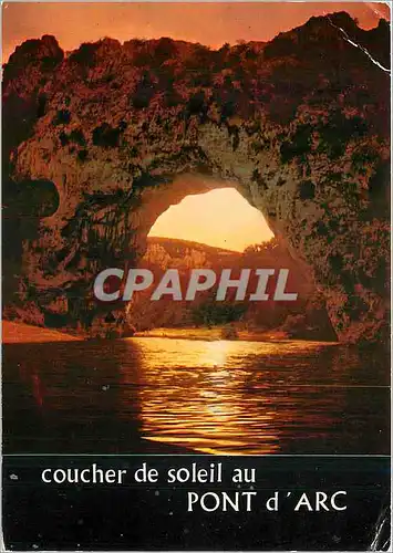Cartes postales moderne Les Gorges de l'Ardeche Le Pont d'Arc creuse par les eaux dans le rocher