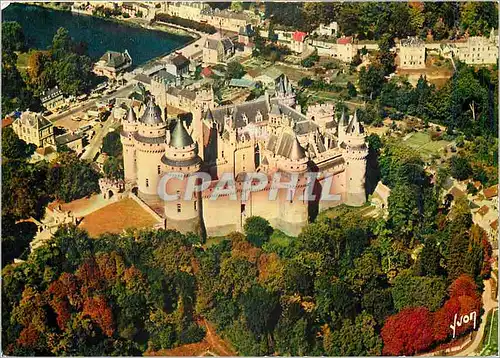 Cartes postales moderne Pierrefonds Oise Vue aerienne du Chateau dont la Restauration a ete faite par Viollet le Duc