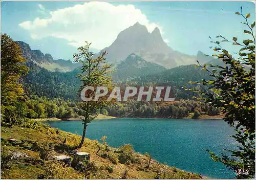 Cartes postales moderne Les Pyrenees Le Pic du Midi d'Ossau et le Lac de Bious Artigues