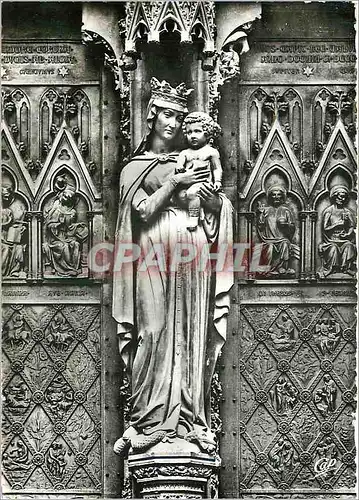 Cartes postales moderne Strasbourg La Cathedrale Portail central La Vierge et l'Enfant